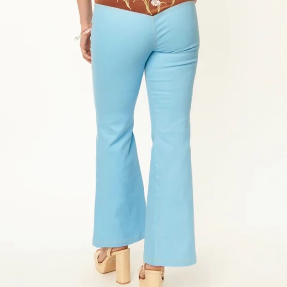 NWT UNIQUE VINTAGE smiley embroidered flare jeans - Picture 3 of 3